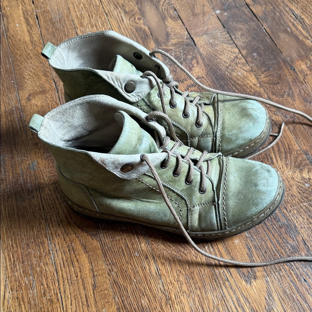 Olive Green Men's Boots